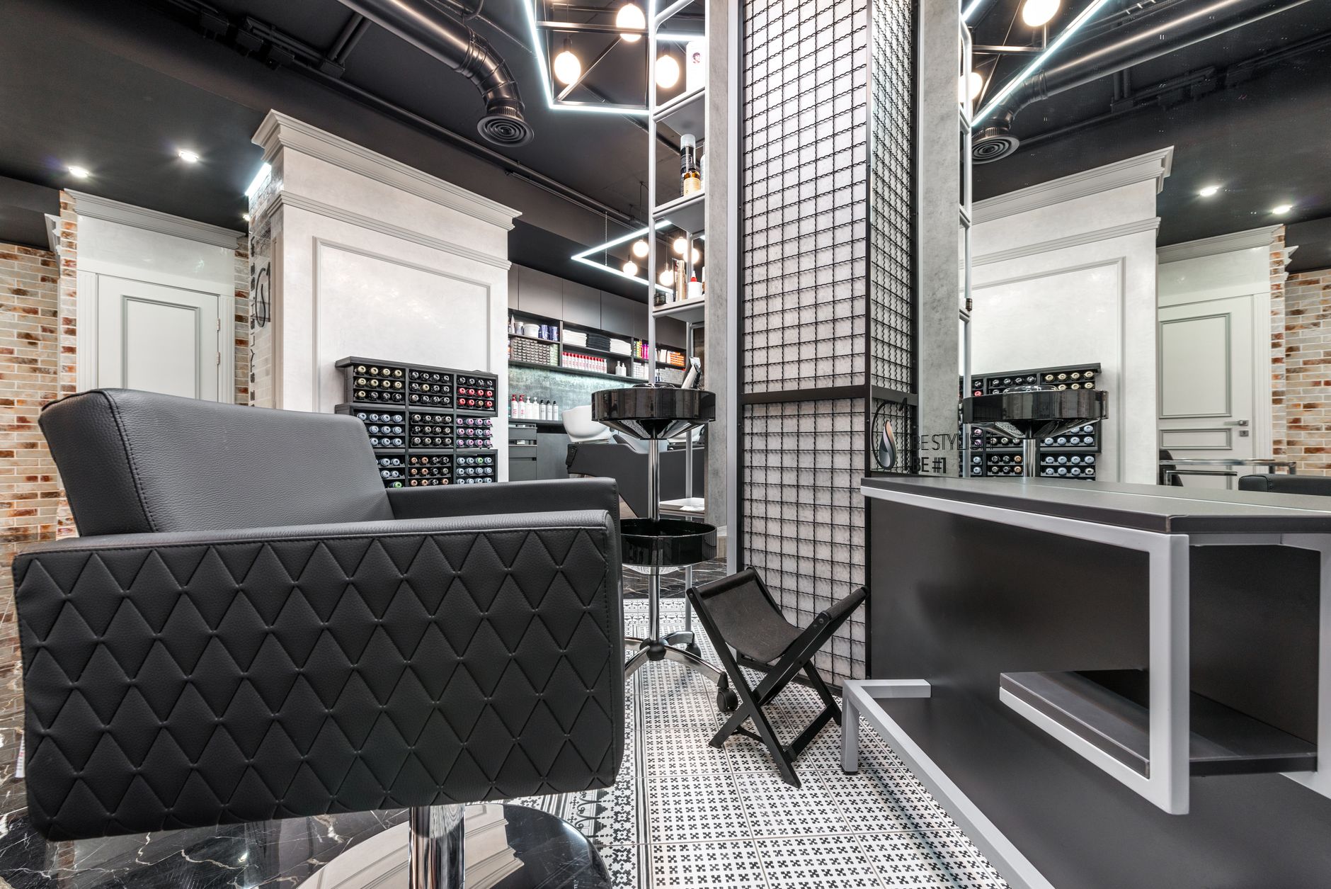 Schnittpunkt Salon Atmosphäre